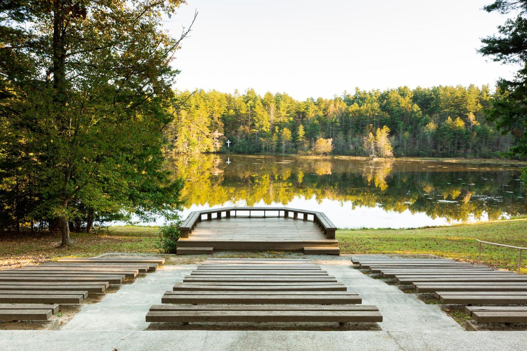 Kanuga Inn & Lodging Хендерсонвилл Экстерьер фото