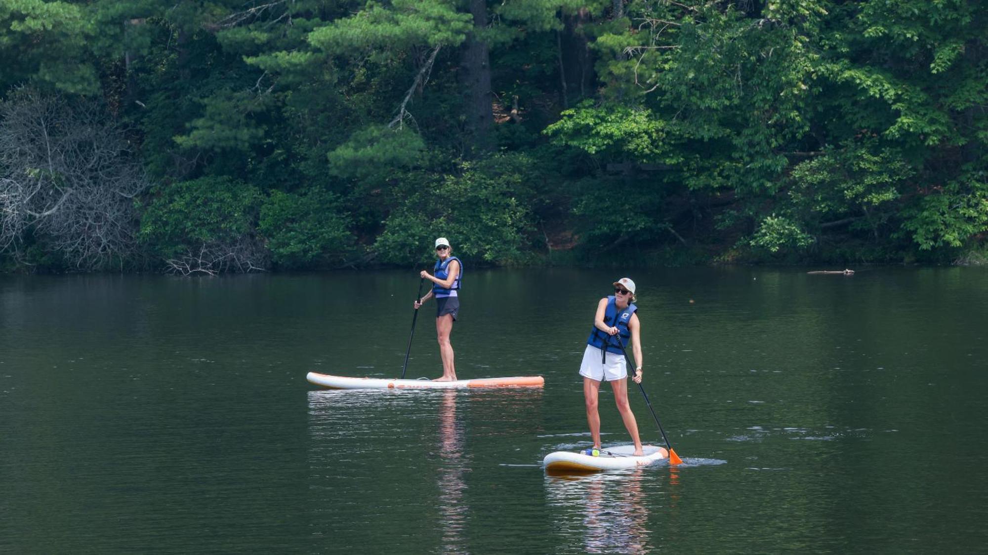 Kanuga Inn & Lodging Хендерсонвилл Экстерьер фото
