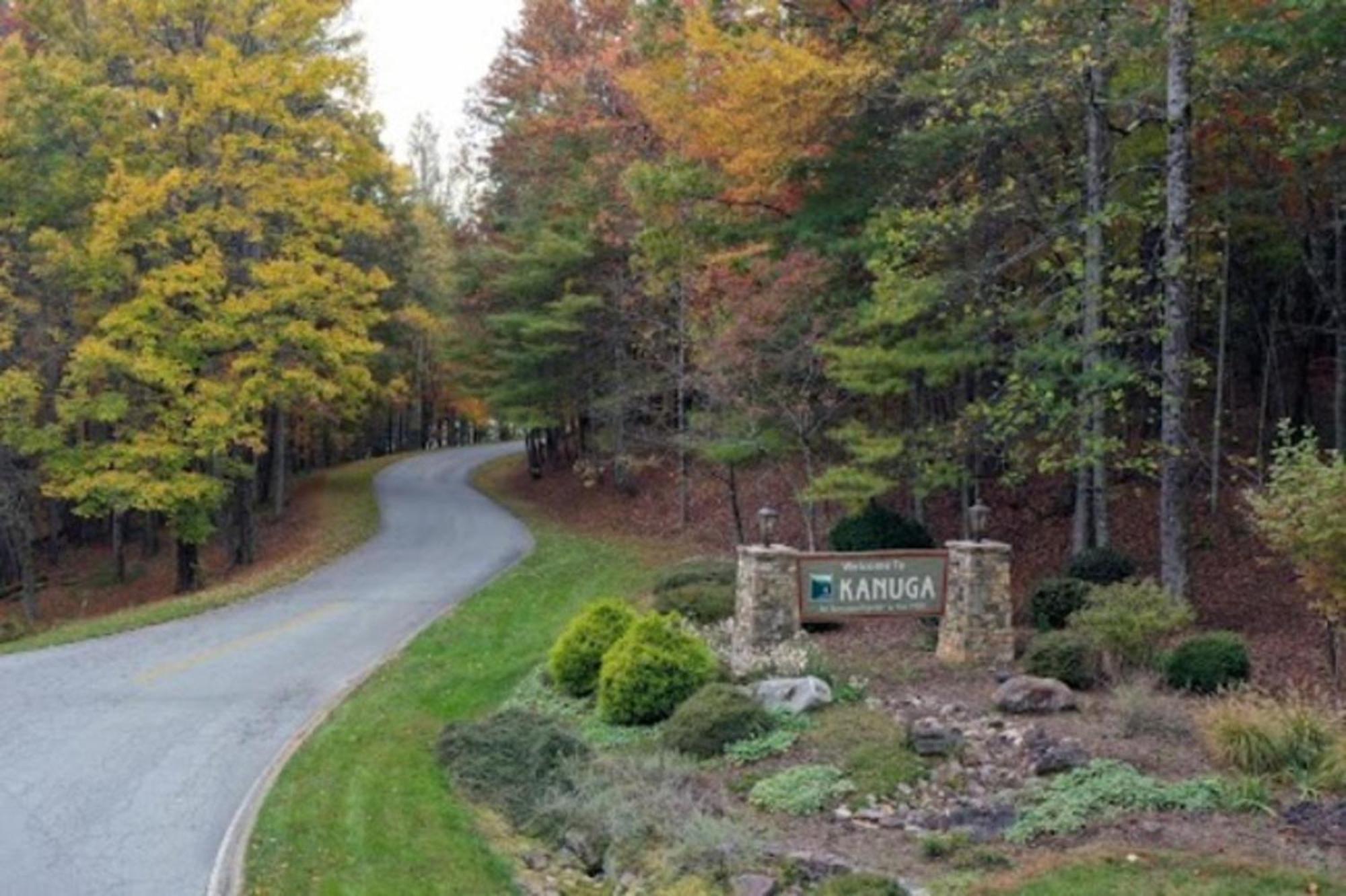 Kanuga Inn & Lodging Хендерсонвилл Экстерьер фото