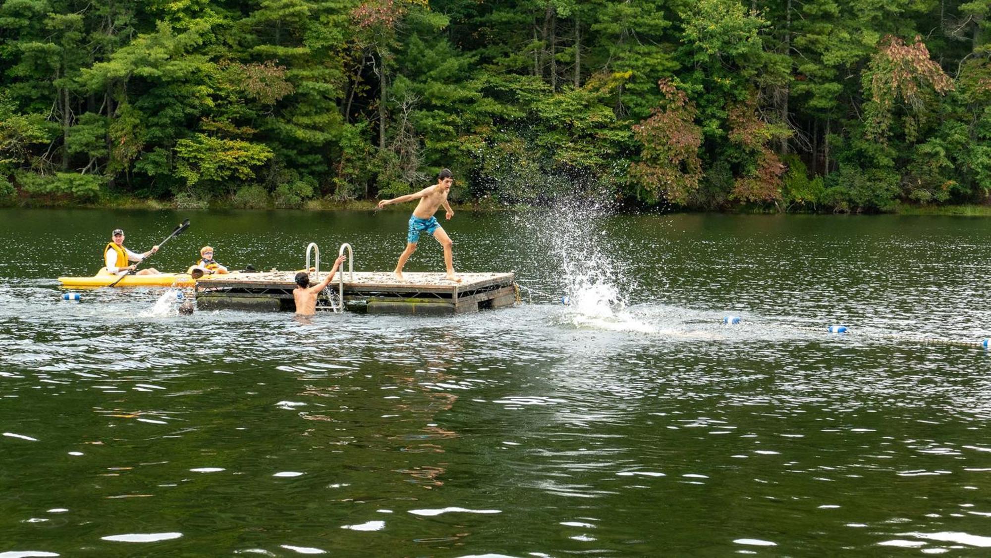 Kanuga Inn & Lodging Хендерсонвилл Экстерьер фото